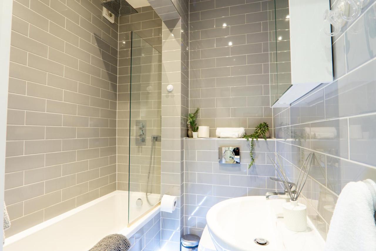 A Beautiful One Bedroom Flat With Garden & Parking Mill Hill Ngoại thất bức ảnh